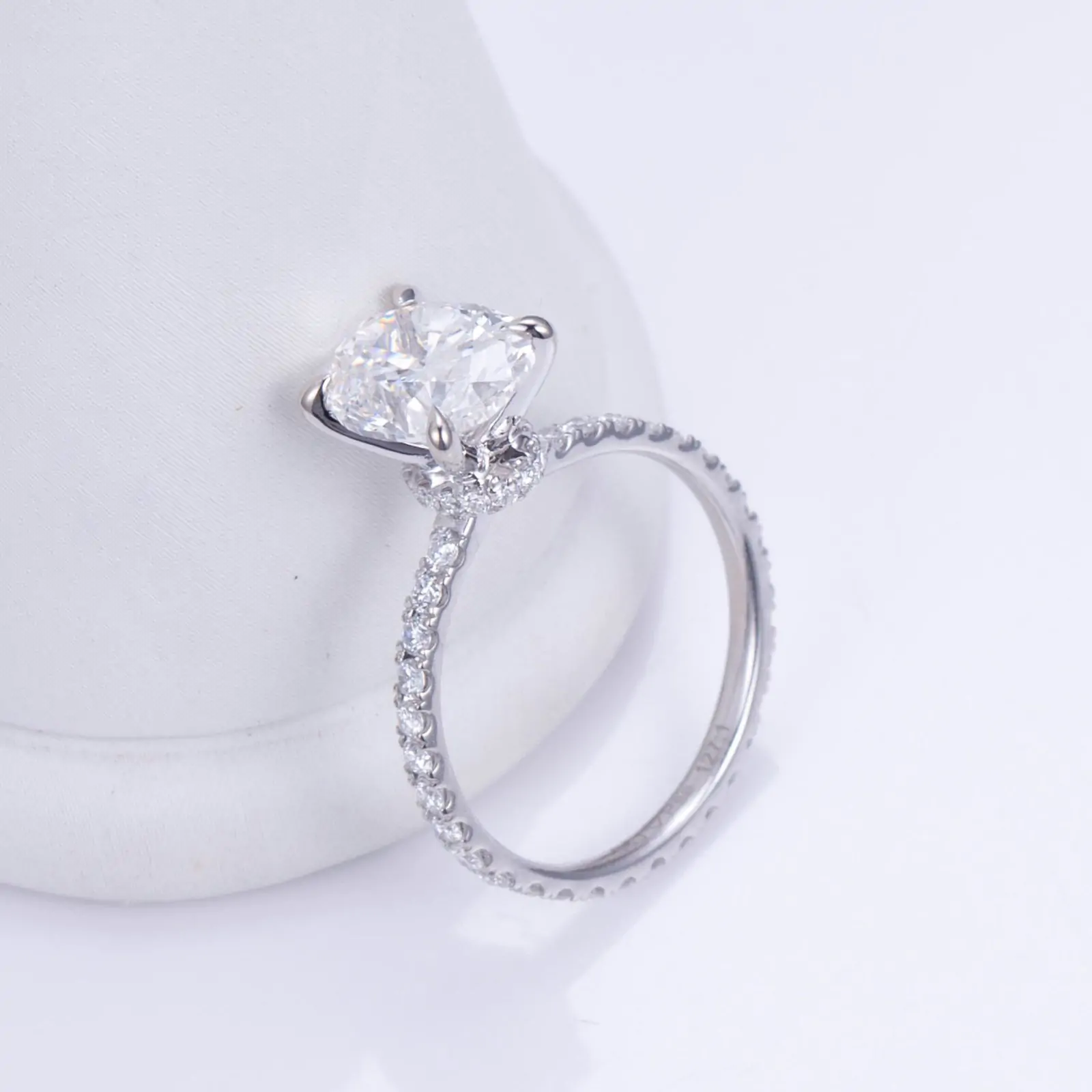 2ct Oval Lab Diamond Engagement Ring Side Up View - Custom Lab Diamond Engagement Rings Stratford Ontario - Stratford's BEST LAB ENGAGEMENT JEWELERS